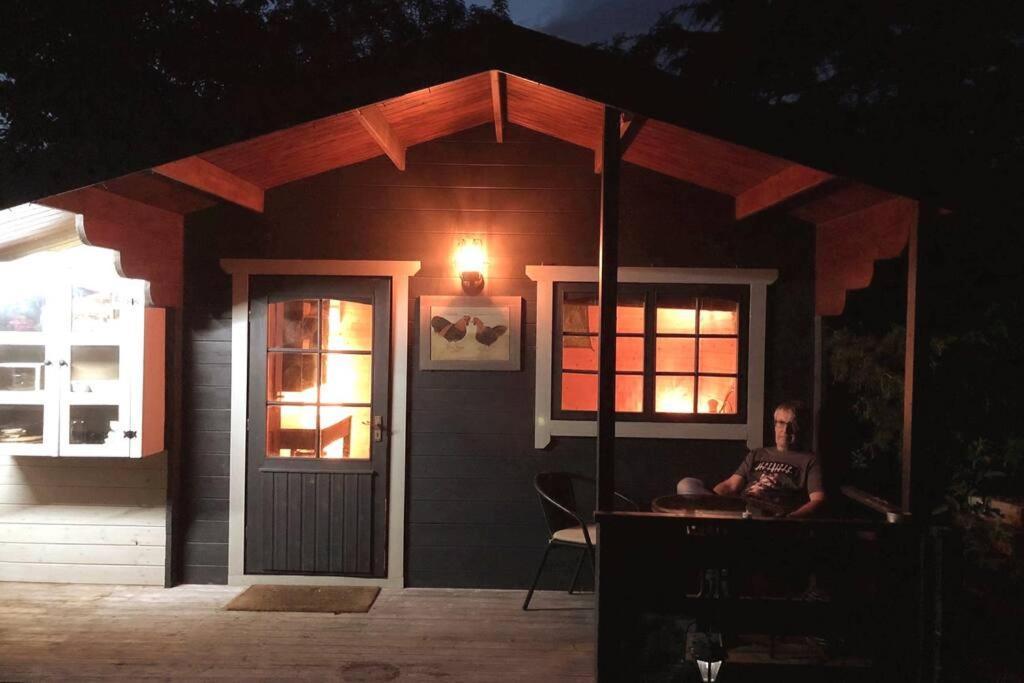 Апартаменты Unique Tiny House Near 3 Peaks - The Zedshed Bentham Экстерьер фото