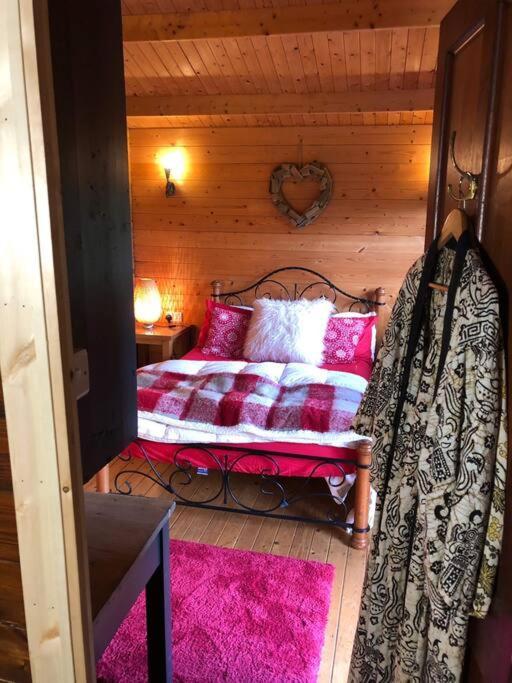 Апартаменты Unique Tiny House Near 3 Peaks - The Zedshed Bentham Экстерьер фото