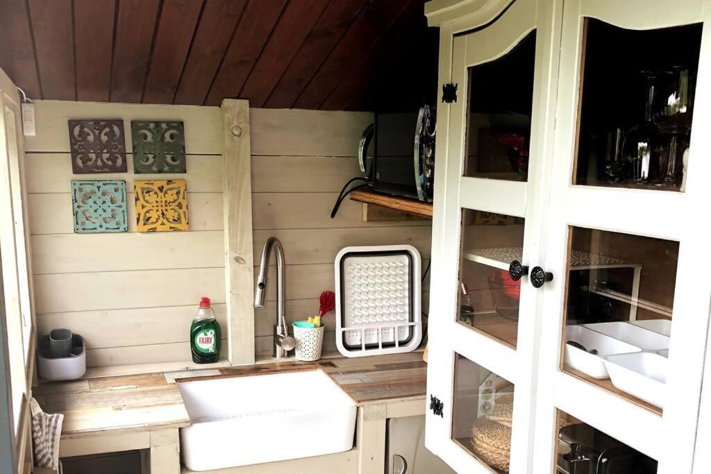 Апартаменты Unique Tiny House Near 3 Peaks - The Zedshed Bentham Экстерьер фото